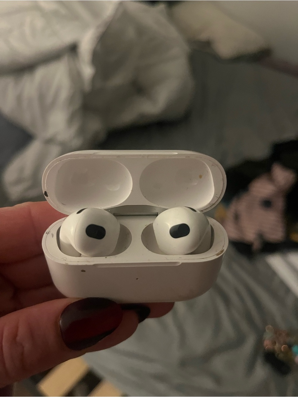 Apple White AirPods Pro with Charging Case